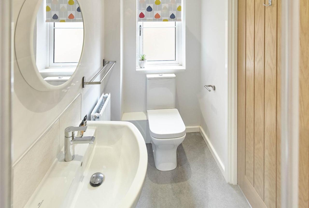Host & Stay - Mallard Cottage Уитби Екстериор снимка